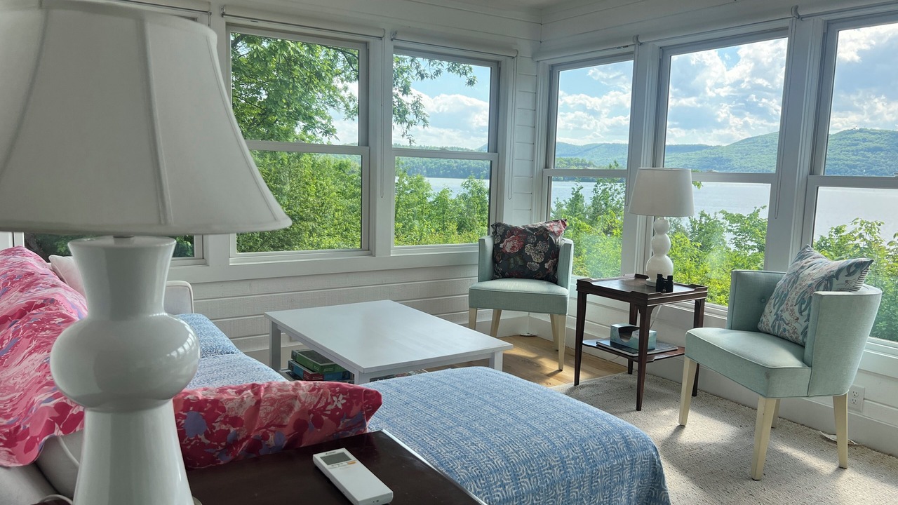 Photo of Livingroom in Moriah Center