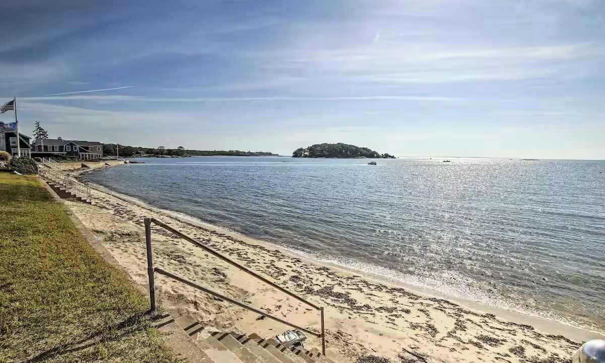Photo of Others in Niantic