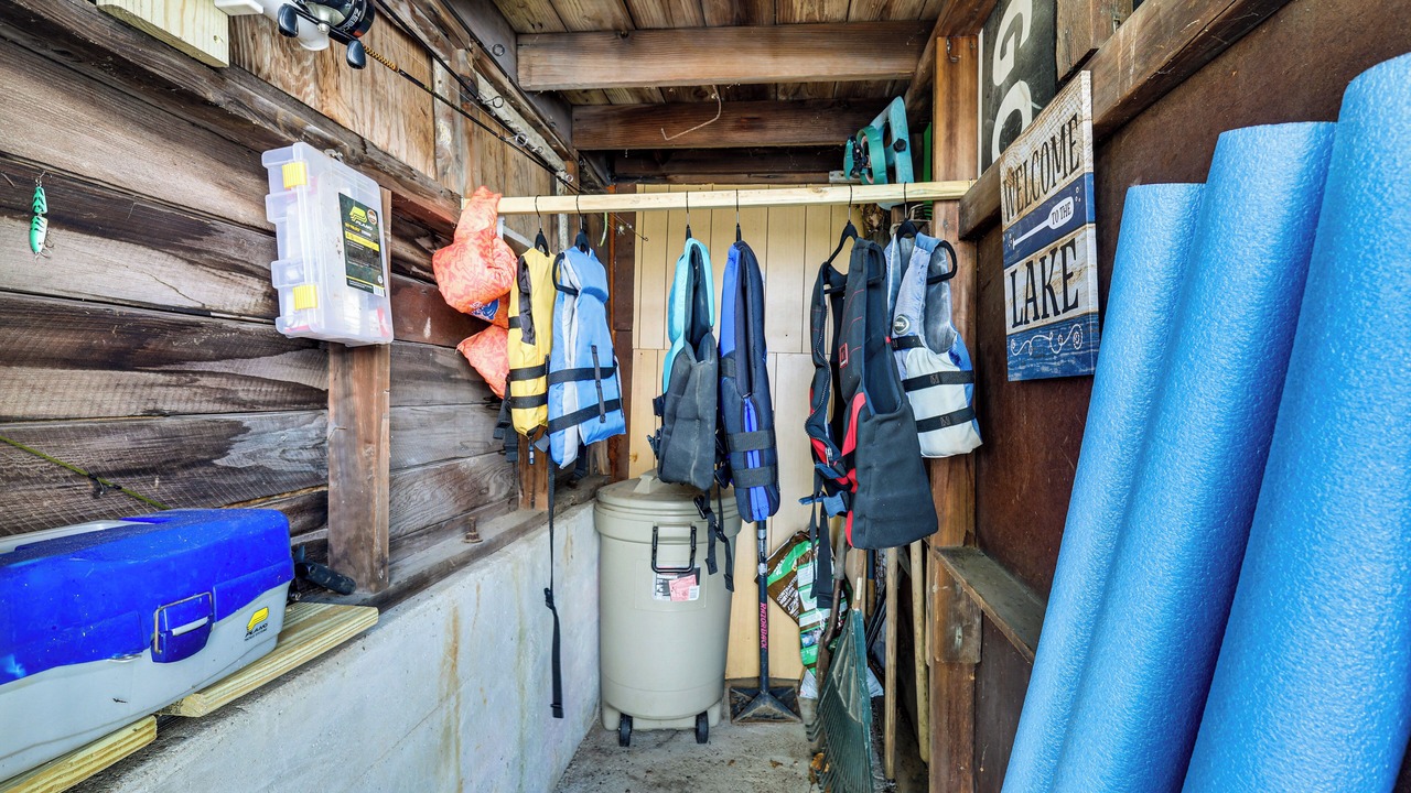 Photo of Others in Thompson
