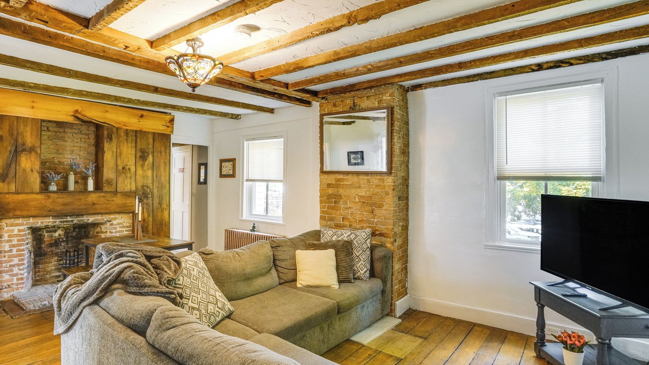 Photo of Livingroom in South Lee