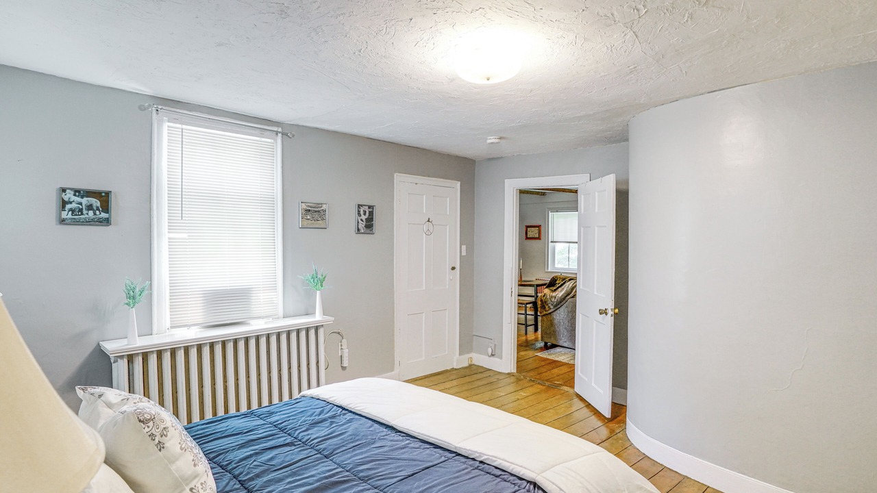 Photo of Bedroom in South Lee