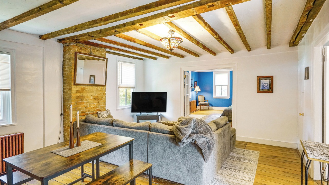 Photo of Livingroom in South Lee
