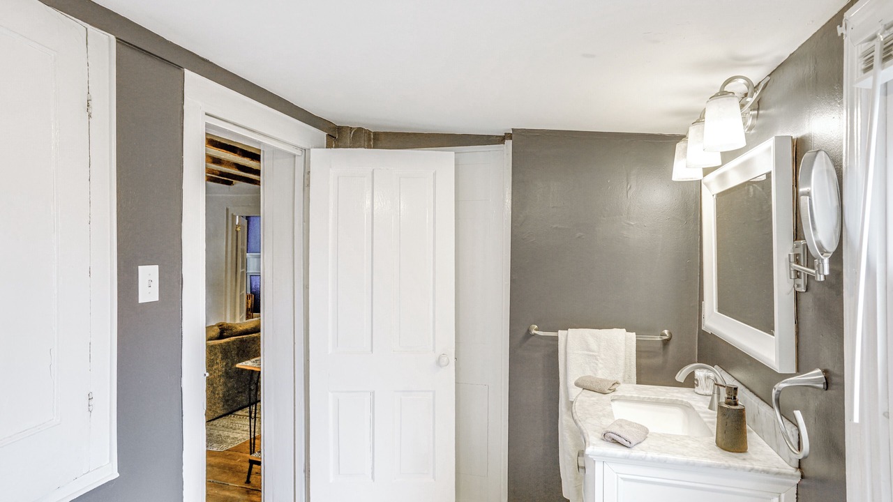 Photo of Bathroom in South Lee