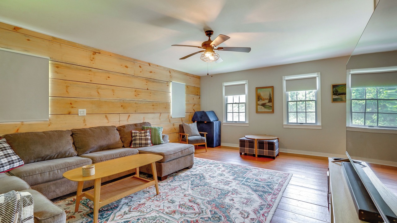 Photo of Livingroom in Southbury