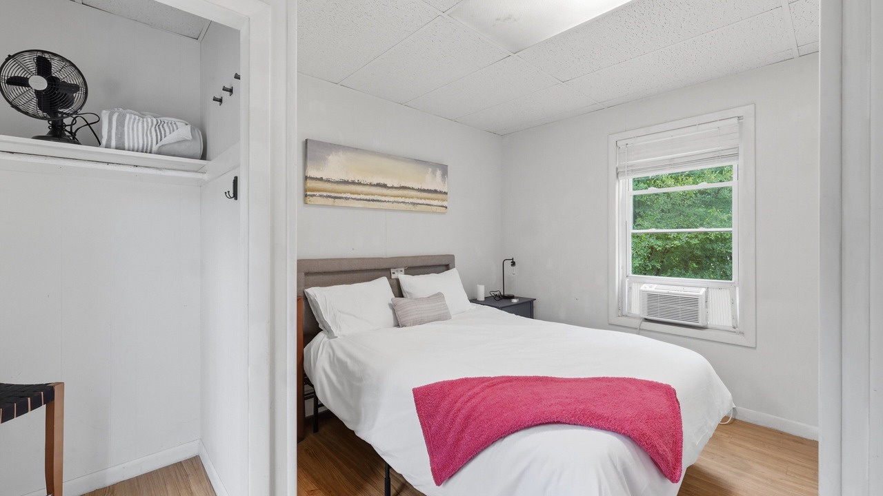 Photo of Bedroom in Amherst Center