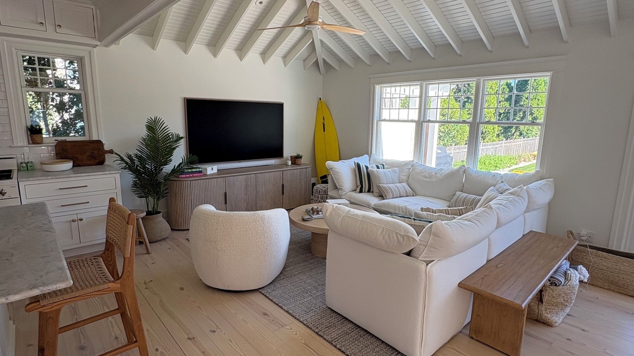 Photo of Livingroom in Spring Lake