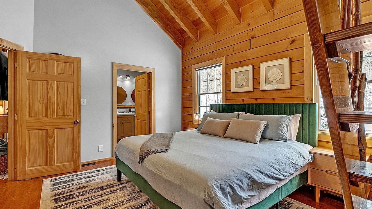 Photo of Bedroom in Warren