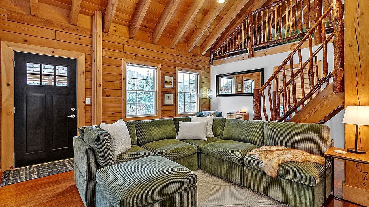 Photo of Livingroom in Warren