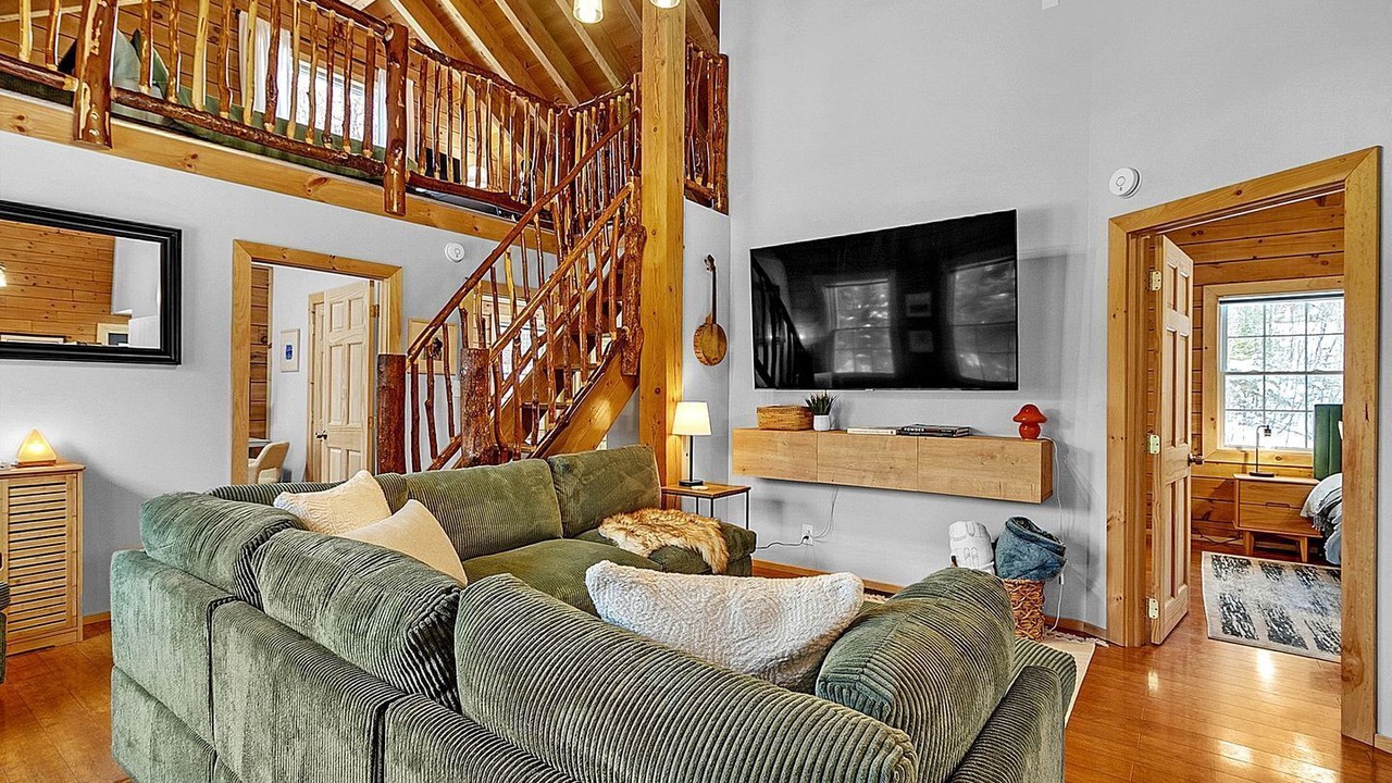 Photo of Livingroom in Warren