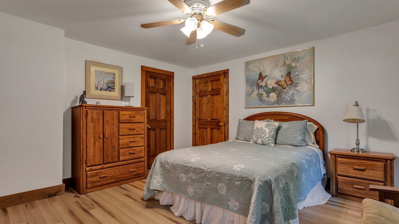 Photo of Bedroom in Old Mystic