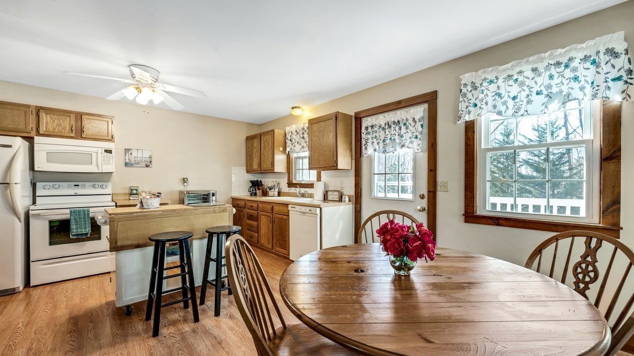 Photo of Kitchen in Old Mystic