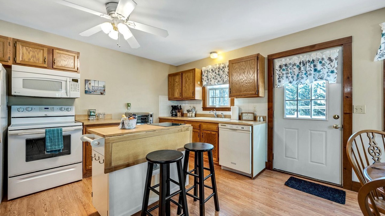 Photo of Kitchen in Old Mystic