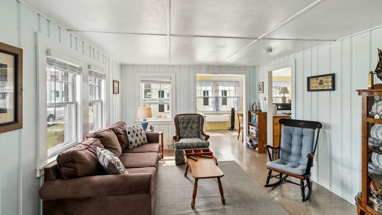 Photo of Livingroom in Wareham Center