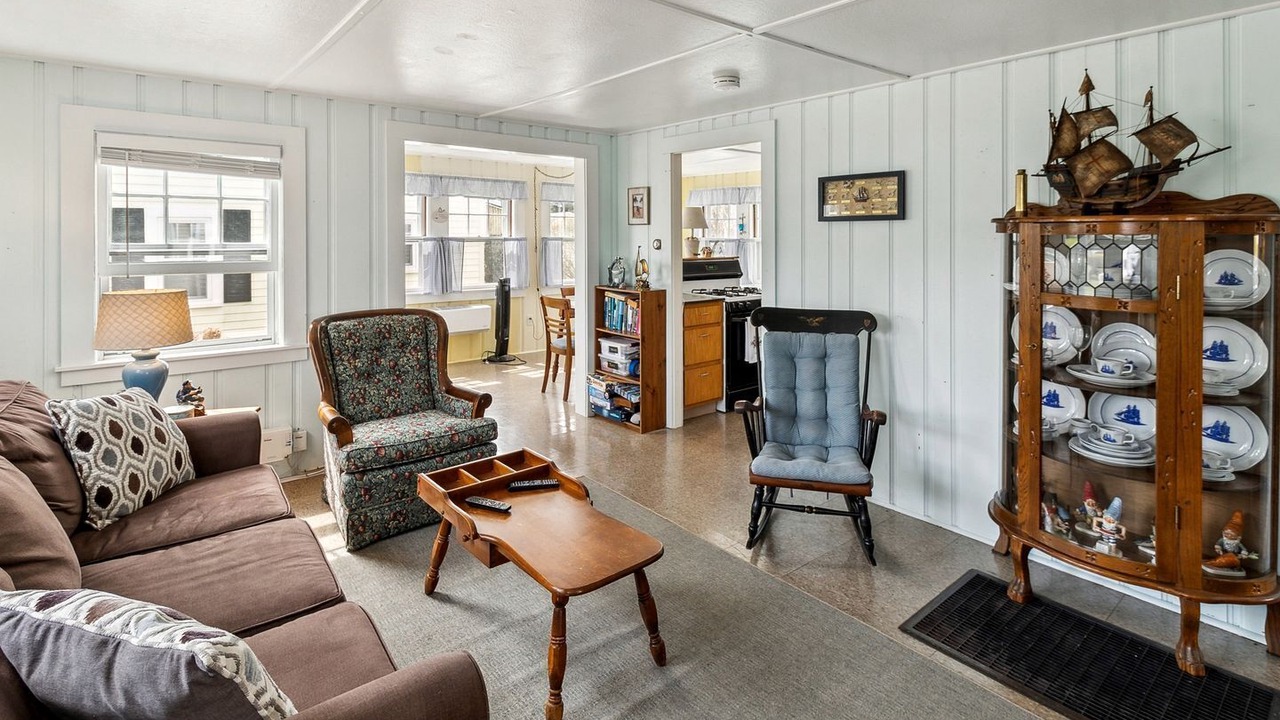 Photo of Livingroom in Wareham Center