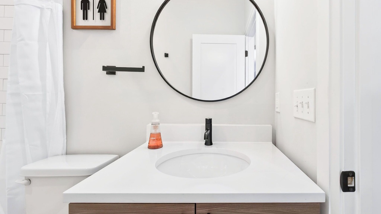 Photo of Bathroom in Harbor View - Orient Heights