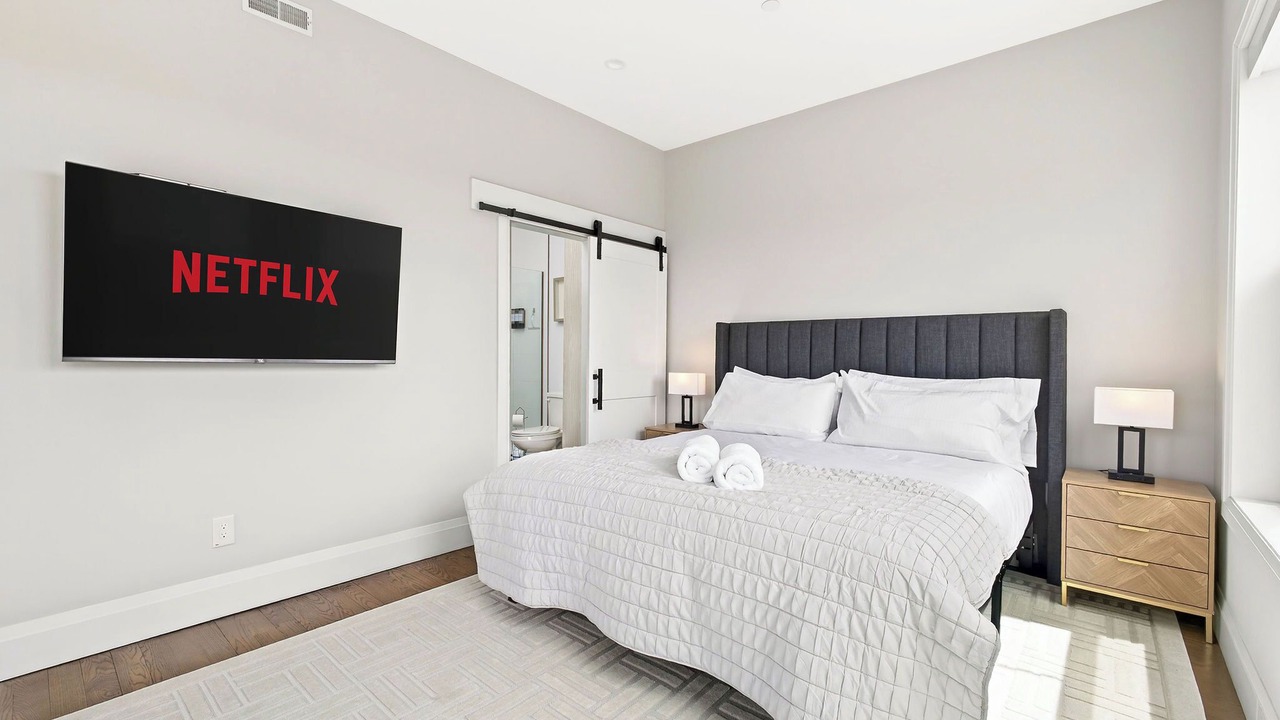 Photo of Bedroom in Harbor View - Orient Heights