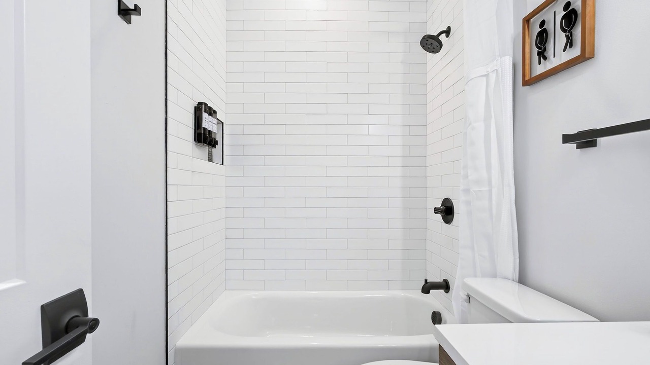 Photo of Bathroom in Harbor View - Orient Heights