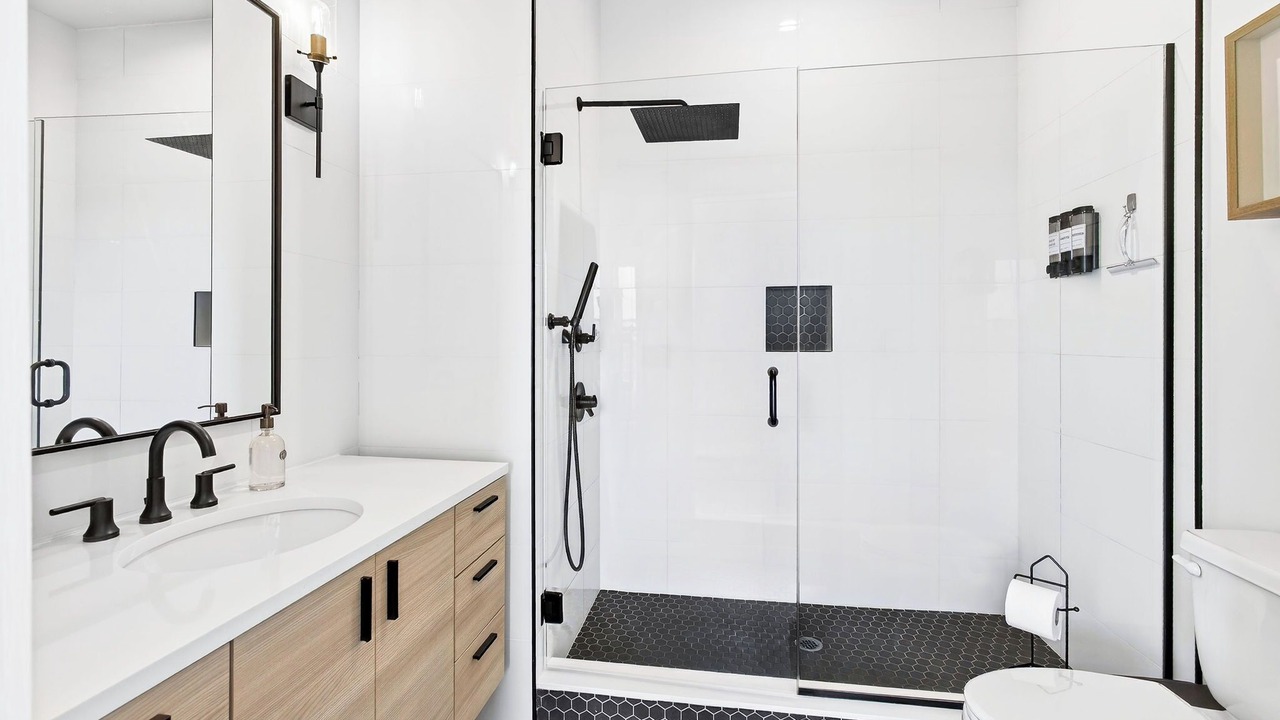 Photo of Bathroom in Harbor View - Orient Heights