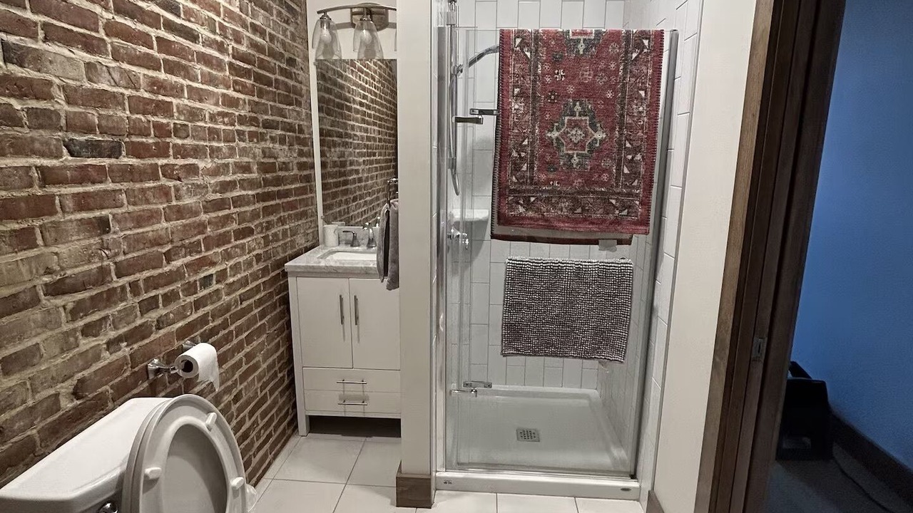 Photo of Bathroom in St. Albans Historic District