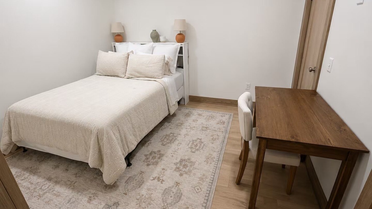 Photo of Bedroom in St. Albans Historic District