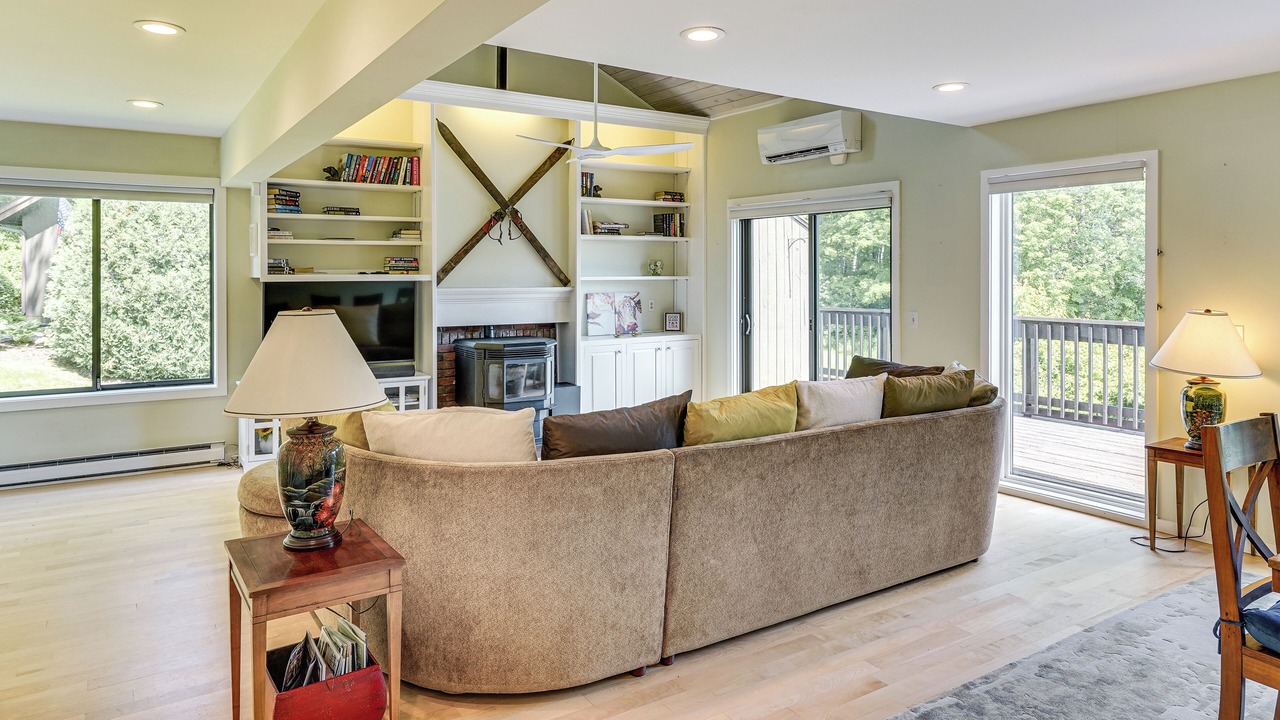 Photo of Livingroom in Manchester Center