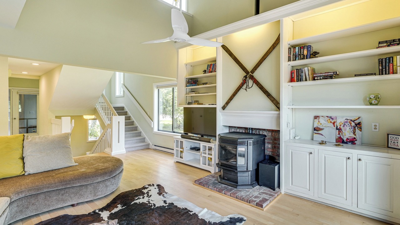 Photo of Livingroom in Manchester Center