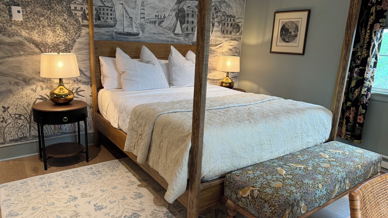 Photo of Bedroom in Mystic