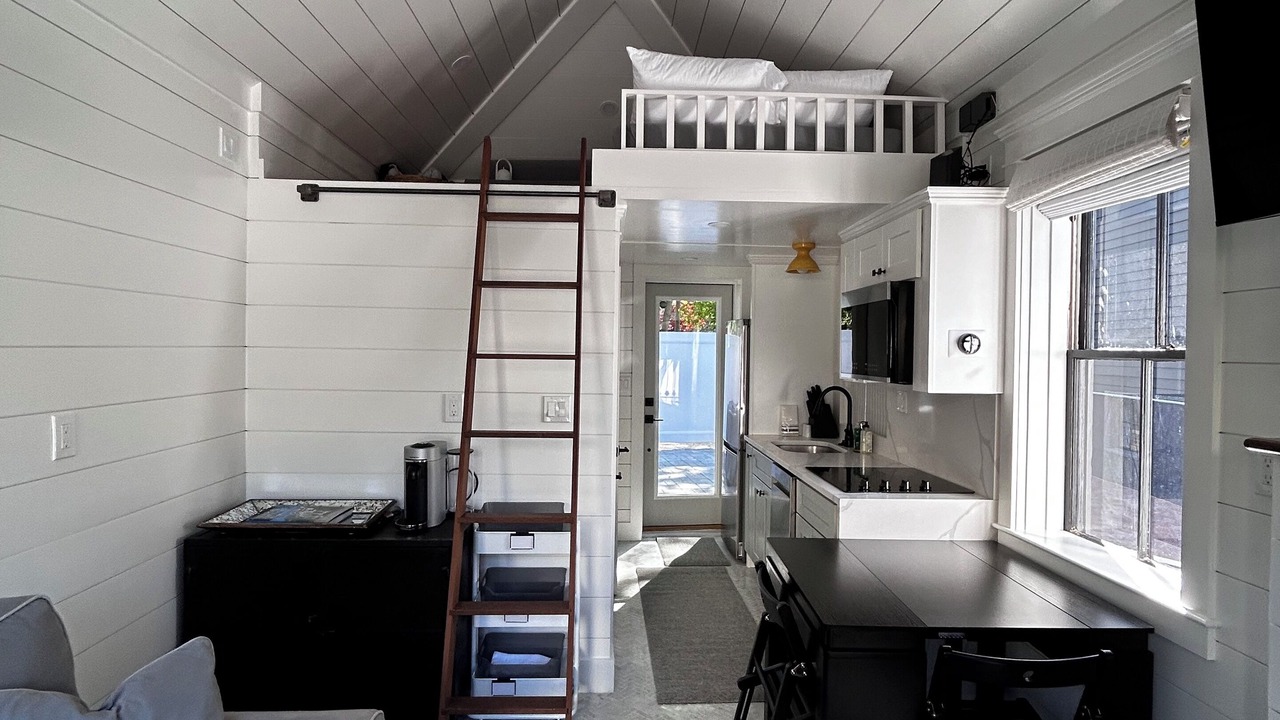 Photo of Livingroom in Newport