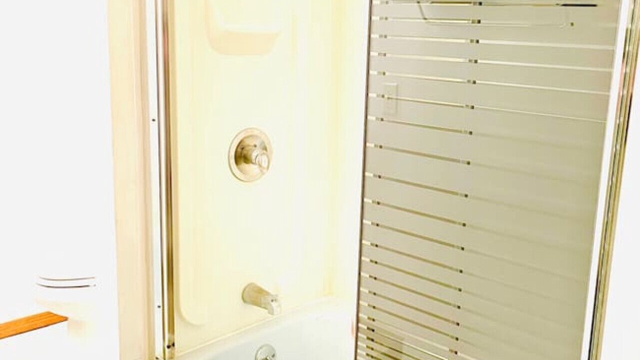 Photo of Bathroom in Highmount