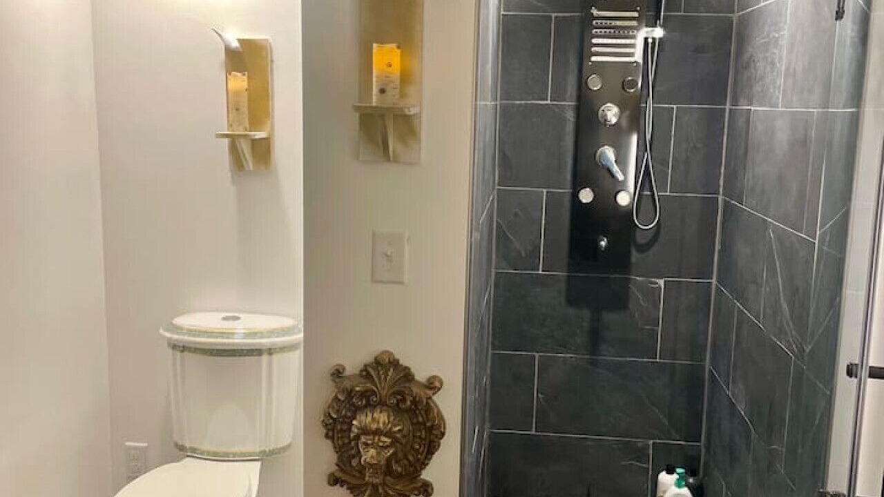 Photo of Bathroom in Highmount