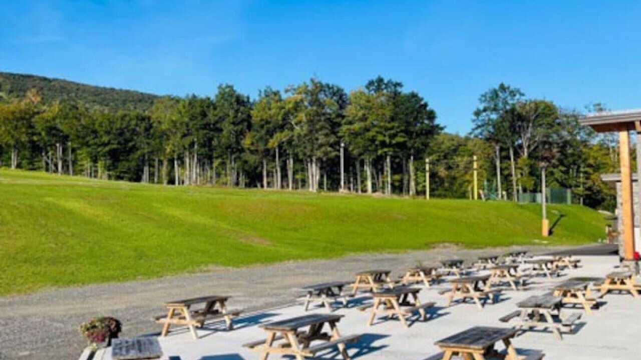 Photo of Outdoor in Highmount