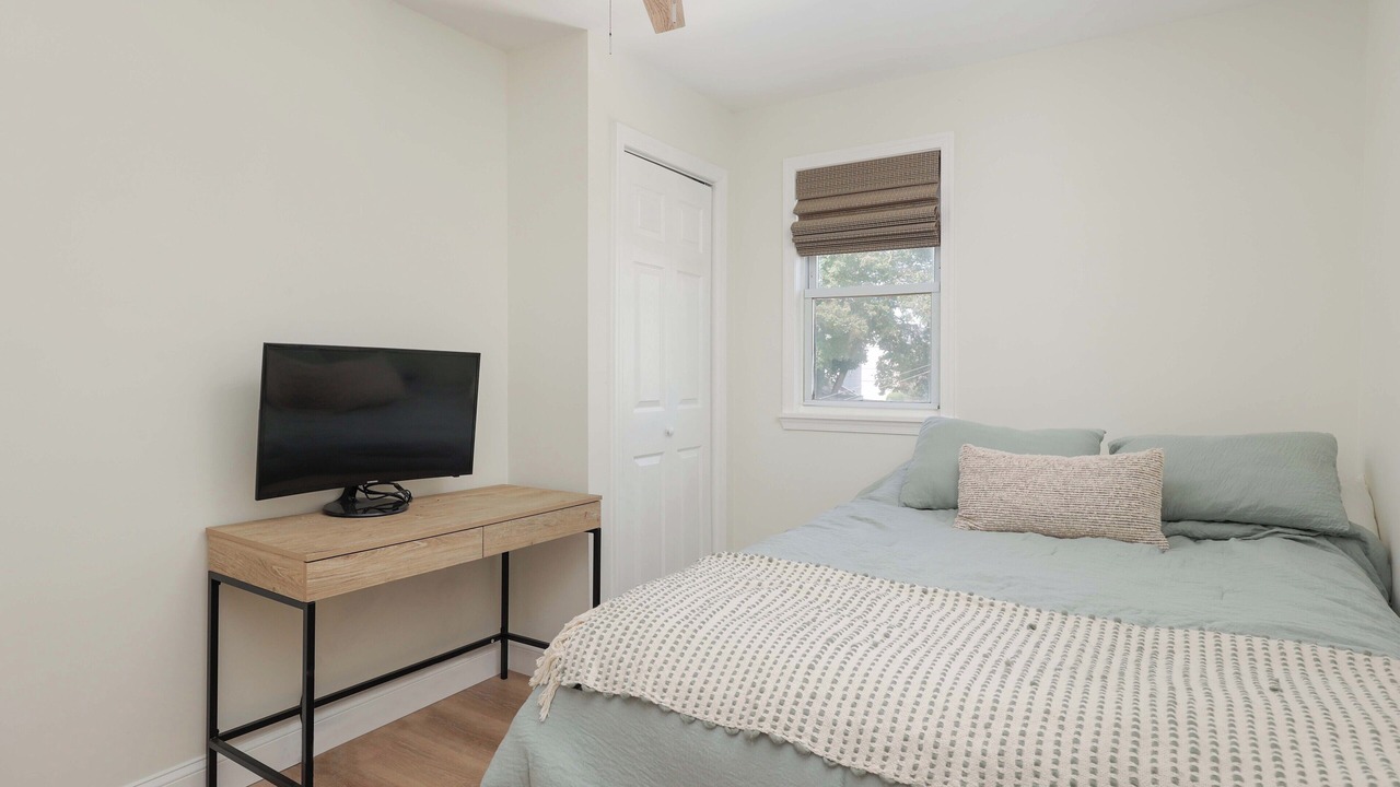 Photo of Bedroom in Long Branch