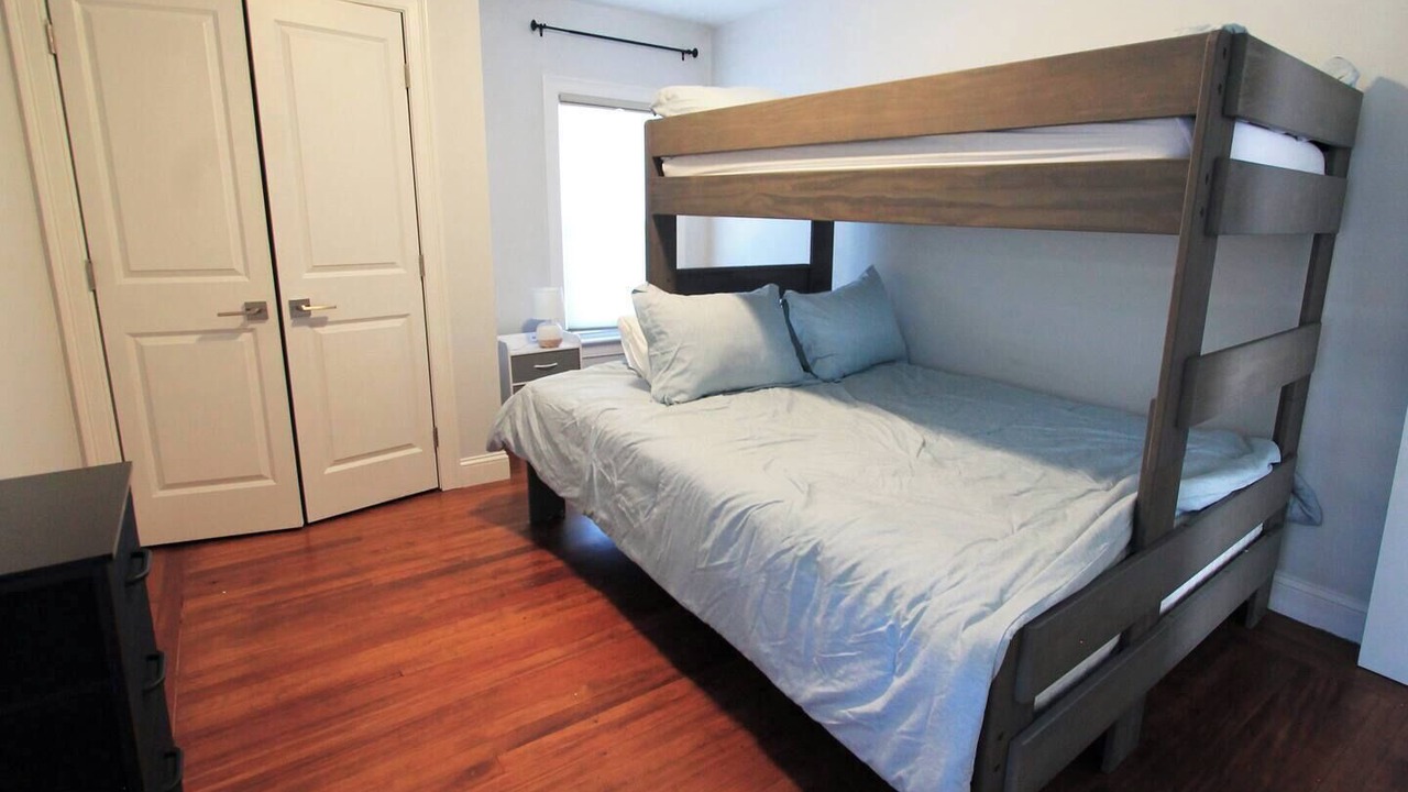 Photo of Bedroom in Yachting Village
