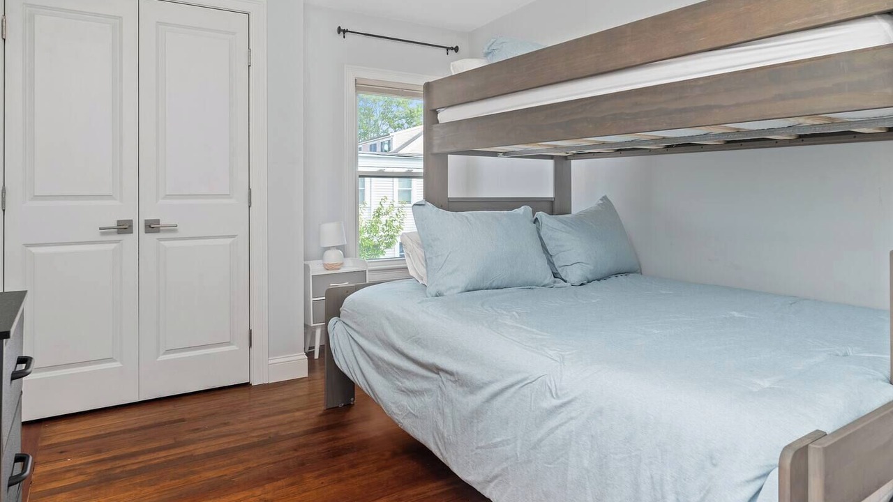 Photo of Bedroom in Yachting Village