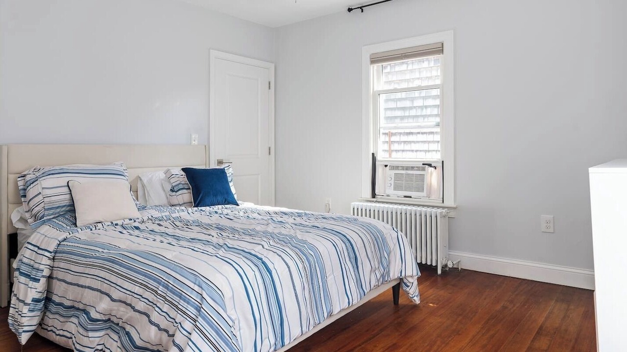 Photo of Bedroom in Yachting Village