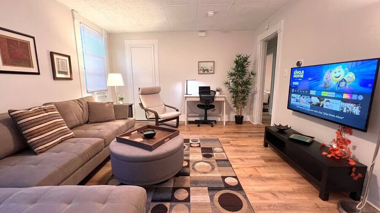 Photo of Livingroom in The Hill
