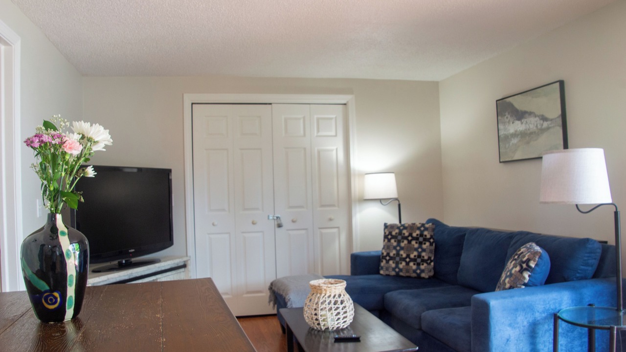 Photo of Livingroom in Center