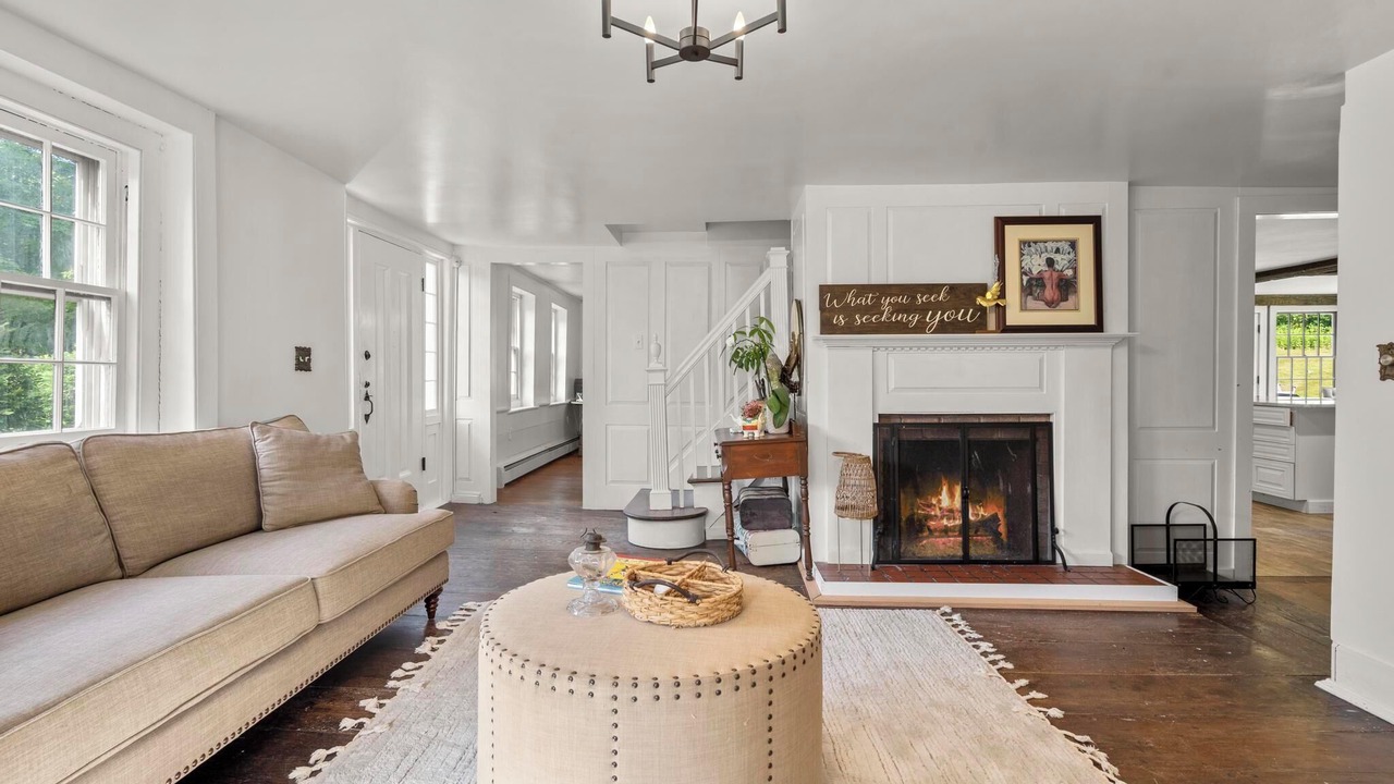 Photo of Livingroom in Shelton