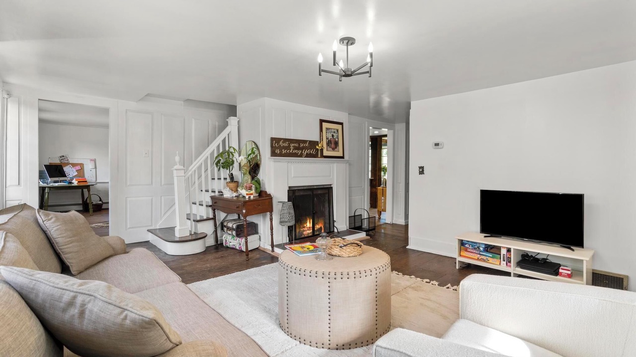Photo of Livingroom in Shelton