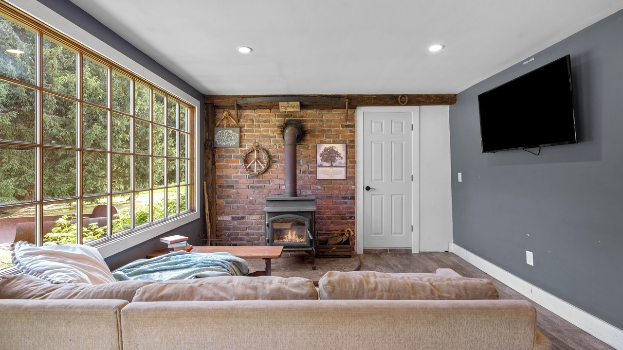 Photo of Livingroom in Shelton