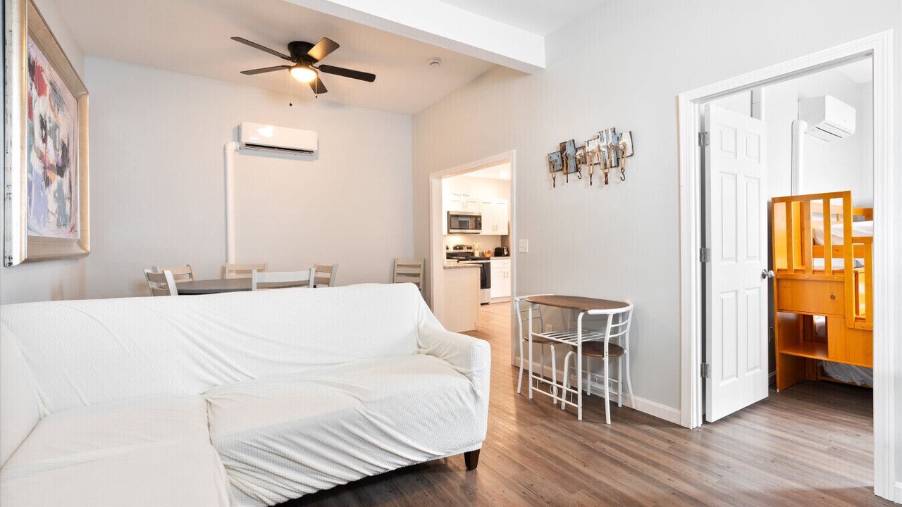 Photo of Livingroom in Hampton