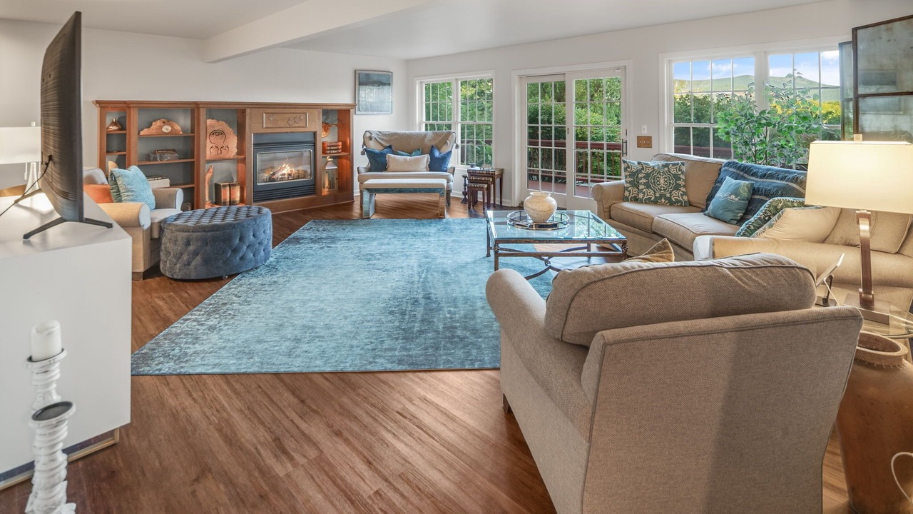 Photo of Livingroom in Bolton Landing