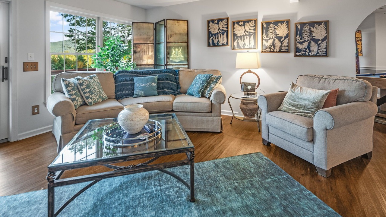 Photo of Livingroom in Bolton Landing