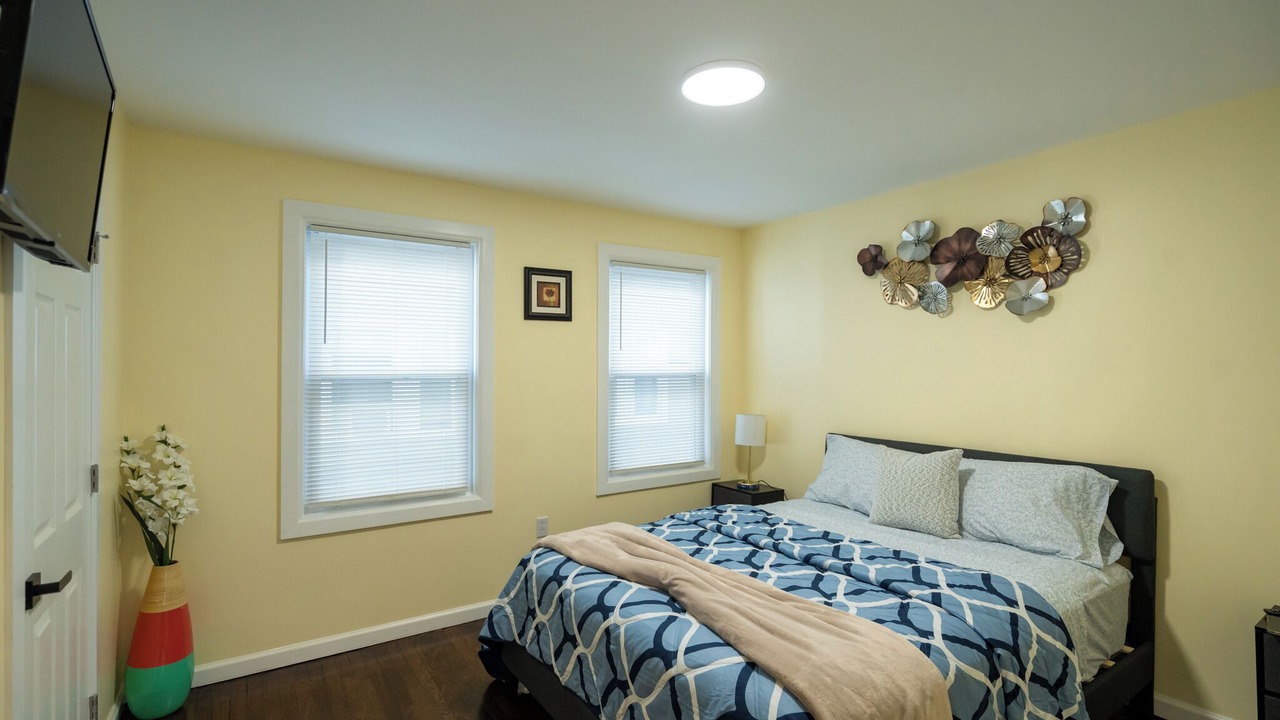 Photo of Bedroom in Meeting House Hill
