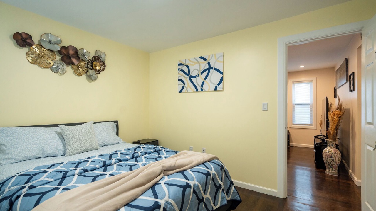 Photo of Bedroom in Meeting House Hill