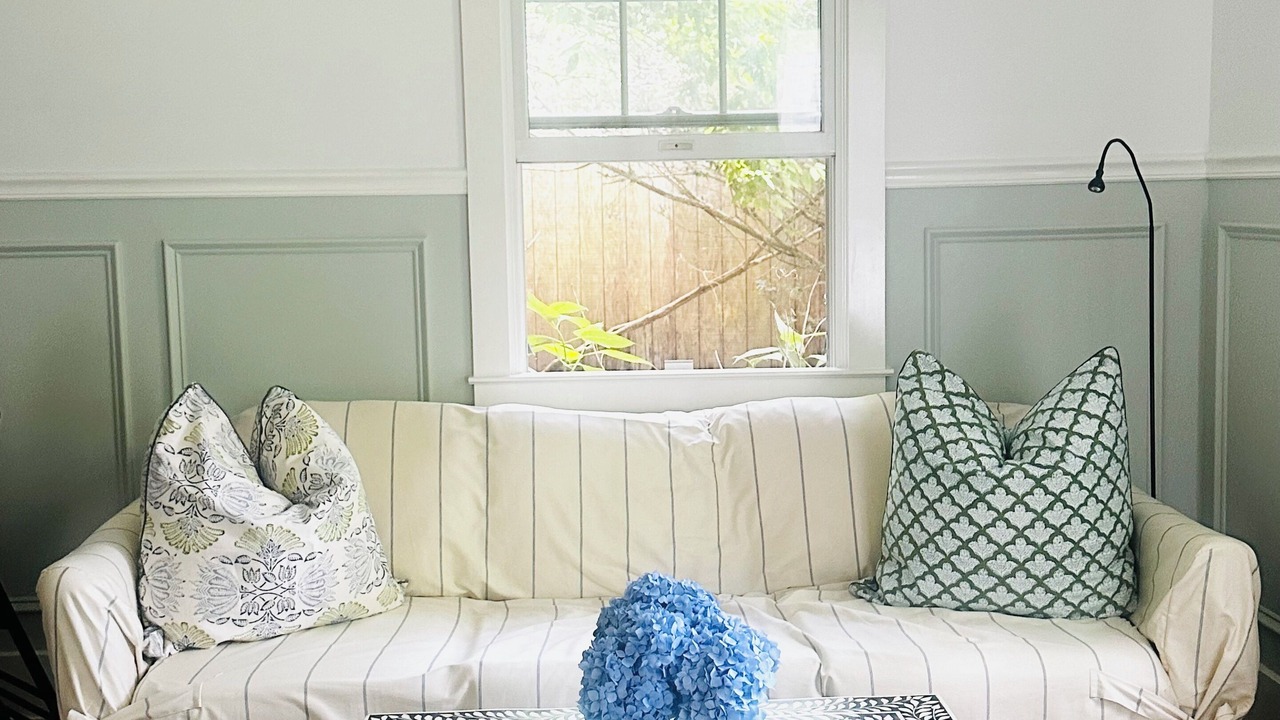 Photo of Livingroom in Village of Southampton