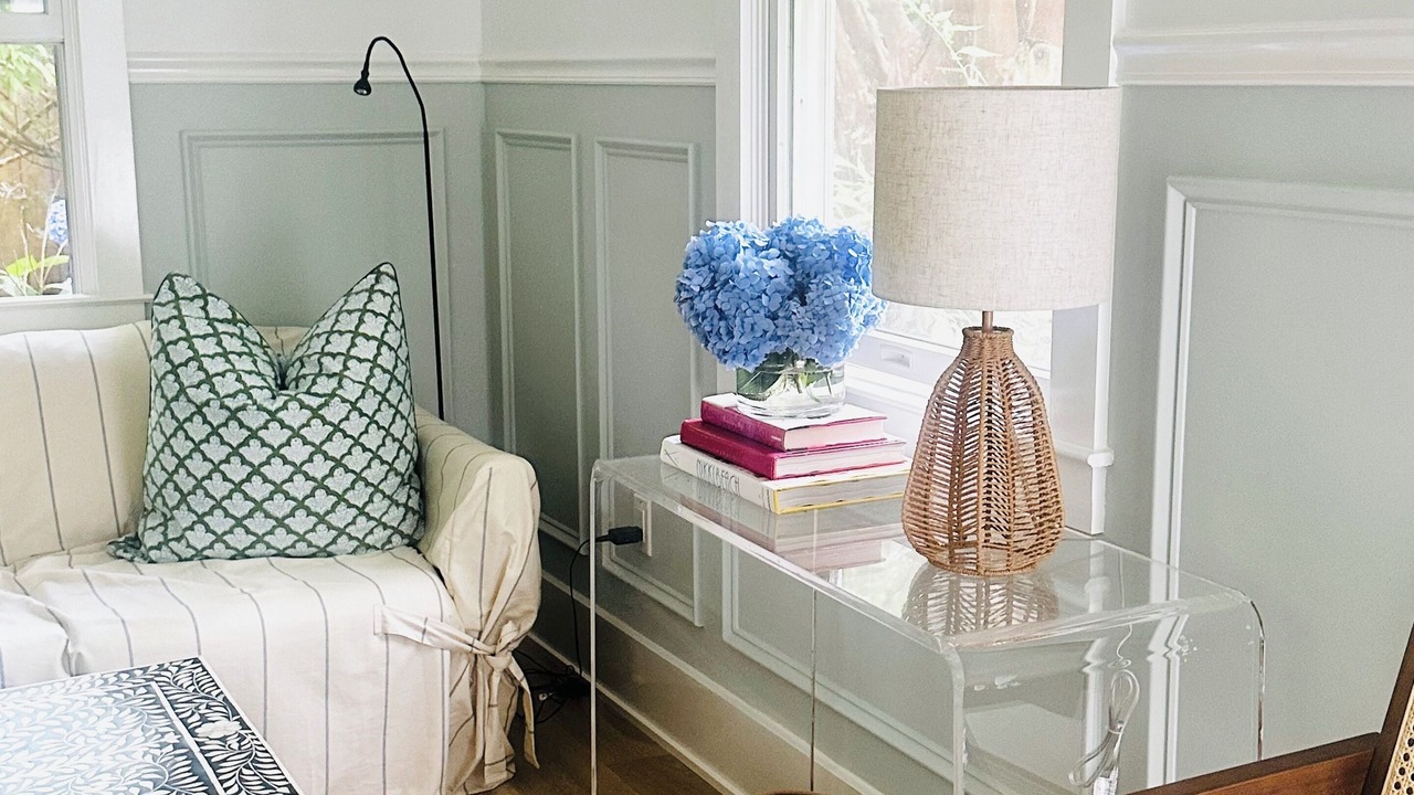 Photo of Livingroom in Village of Southampton