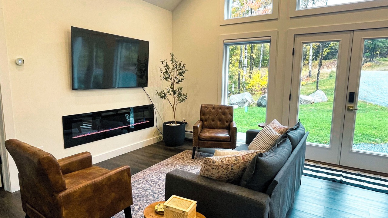 Photo of Livingroom in Sunapee