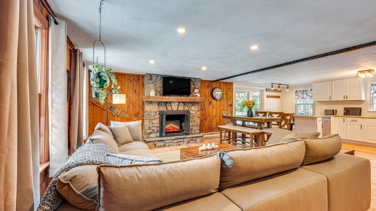 Photo of Livingroom in Birch Hill