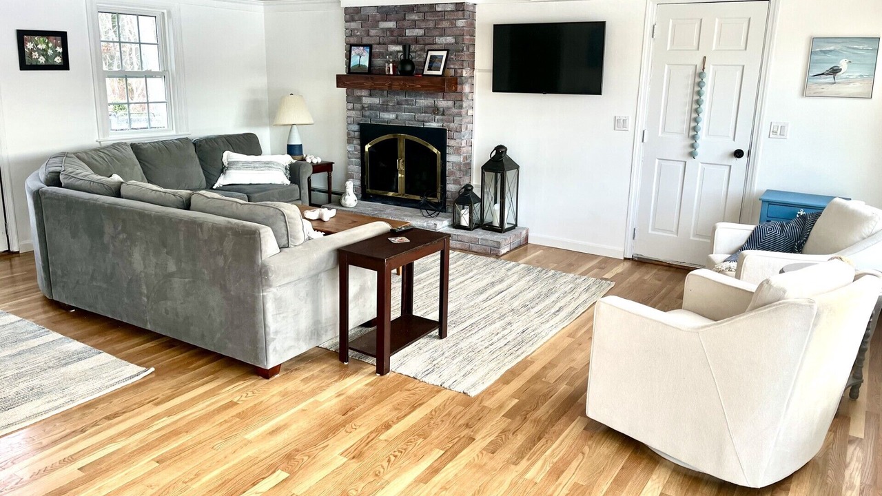 Photo of Livingroom in South Yarmouth